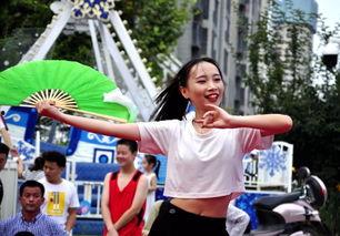 多人跳舞吃瓜图片,一场别开生面的多人跳舞盛宴